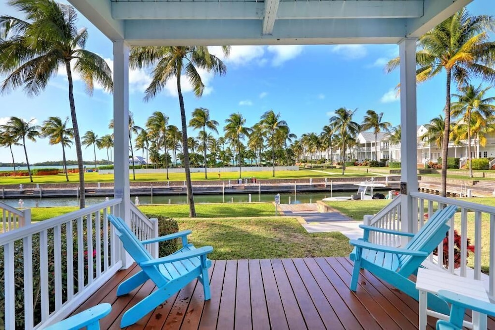 Waterfront Luxury Villa
