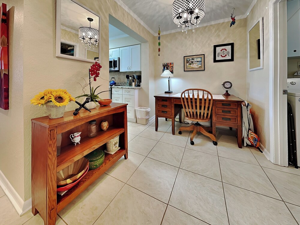 Bahia Vista 9-521 by Distinctive Beach Rentals