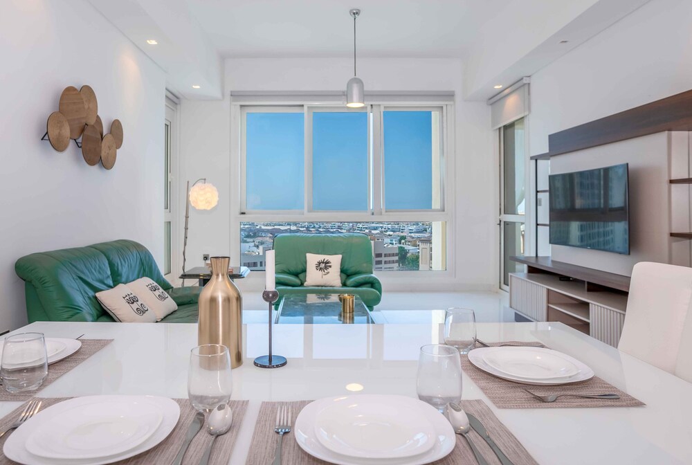Spacious 2BR Marina Residence 4
