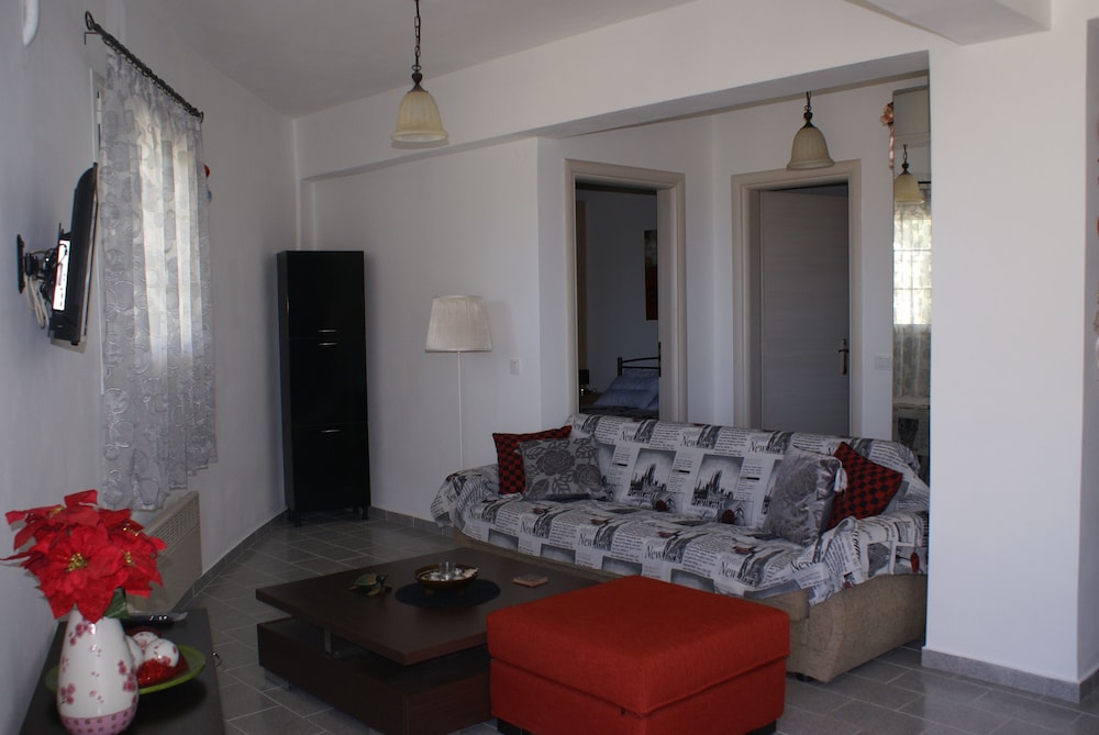 Oskars Studios & Apartments view 3