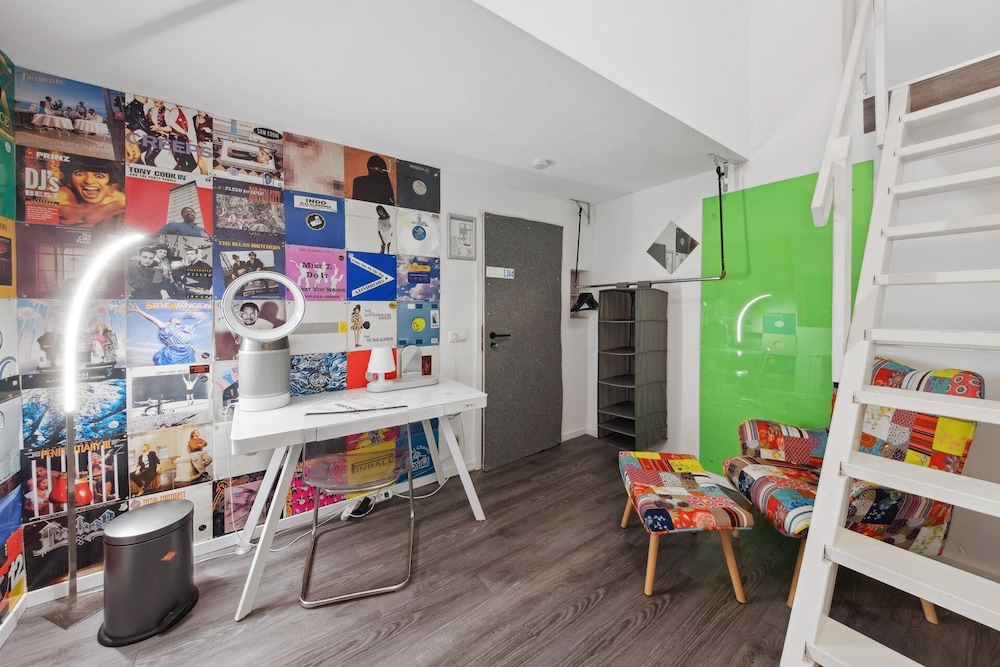 The Room 44