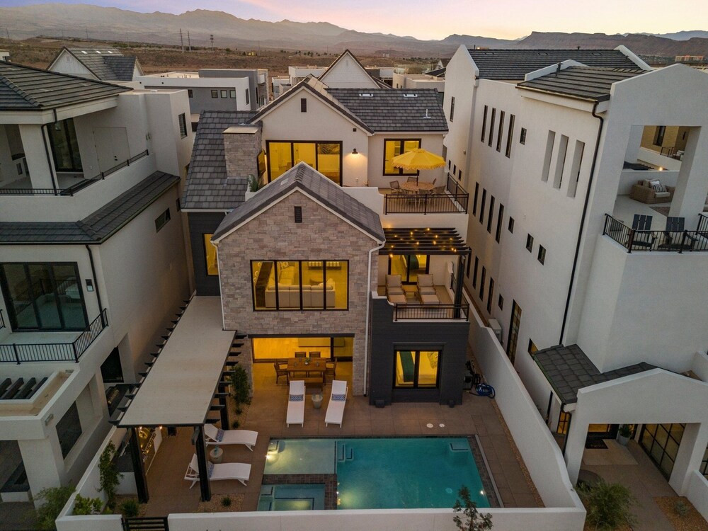 Lula Cove 7 Bedroom Home