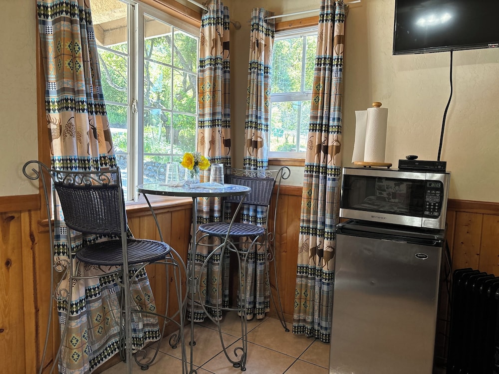 Three Rivers Vacations - Sequoia Riverfront Cabins - Property Image 5