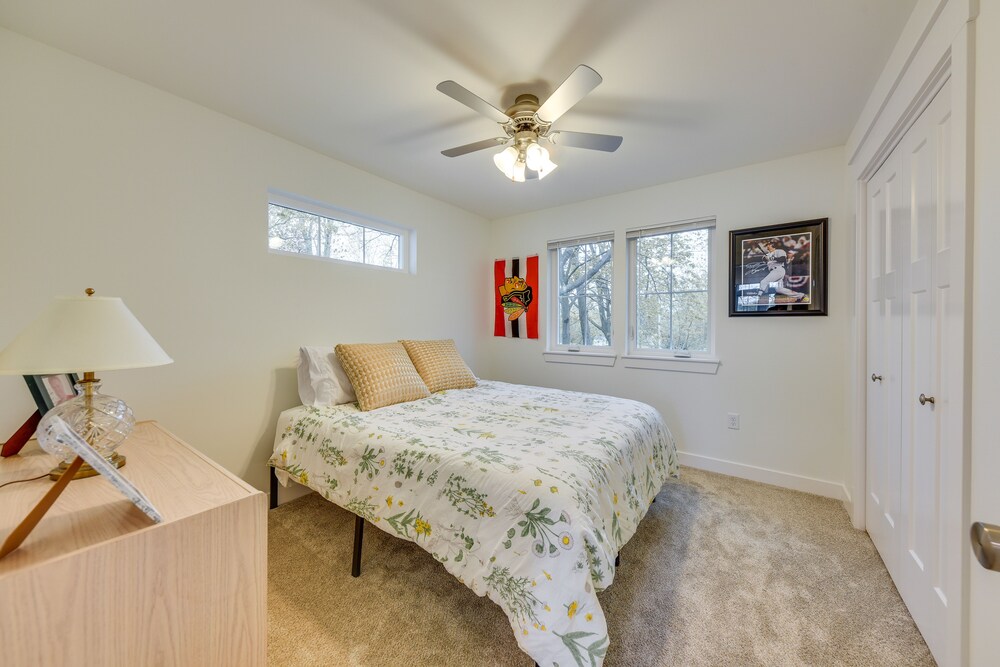 Burlington Vacations - Lakefront Burlington Vacation Rental: Dock Beach - Property Image 25