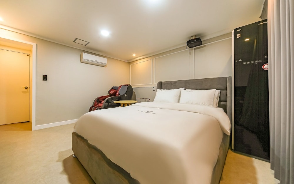 Gumi Bonggokdong Hotel Countinue view 4
