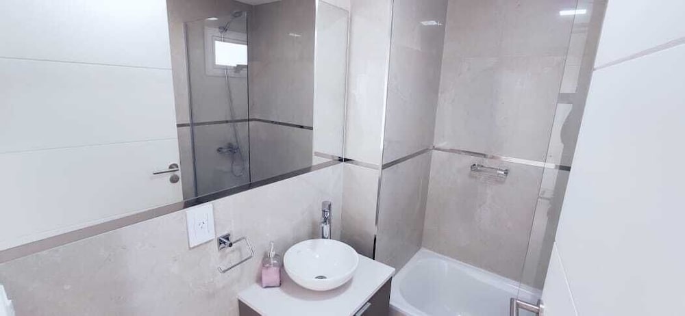 Ayres Suites Moreno