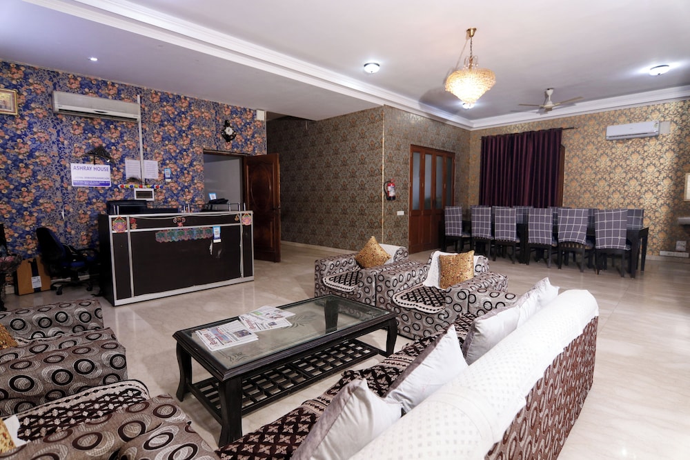 Hotel Ashray Noida