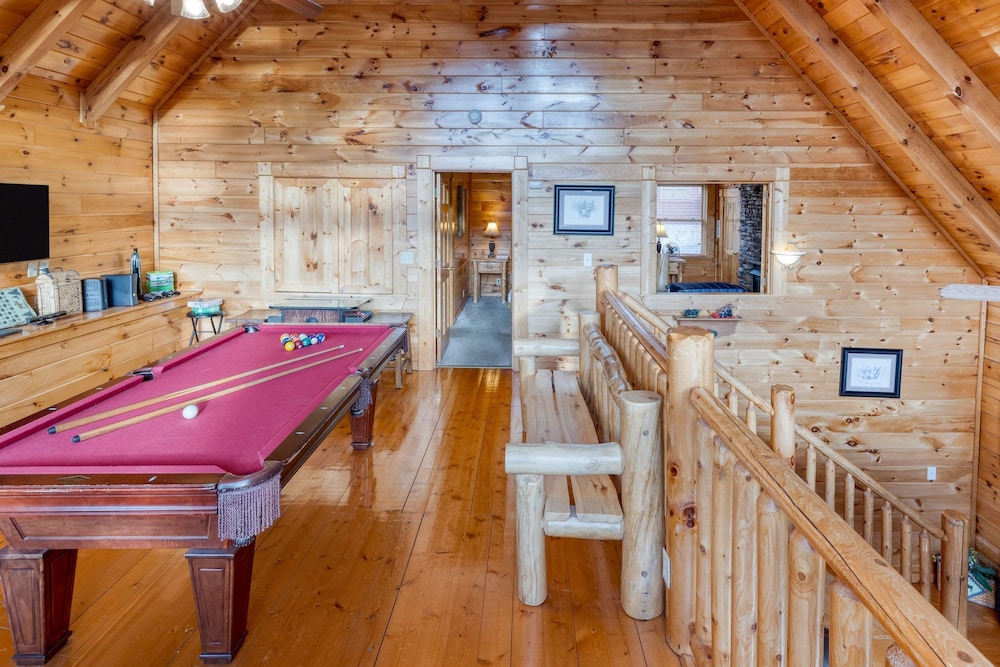 Anne s Place Cozy Cabin With Hot Tub Games Near Dollywood Attractions
