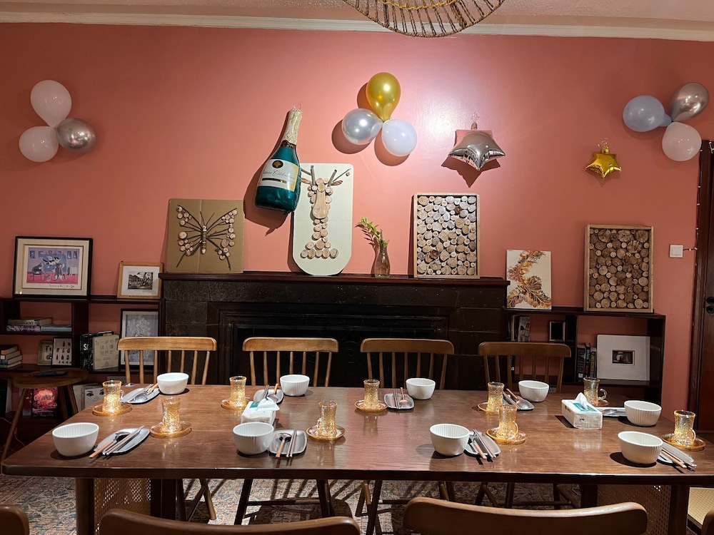 ZZZ Hostel & Restaurant