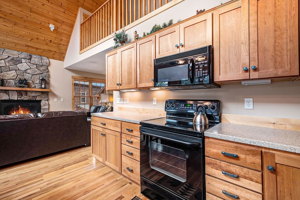Solitude Bighorn 9 - Estes Park 2 Bedroom Condo by RedAwning - Property Image 36