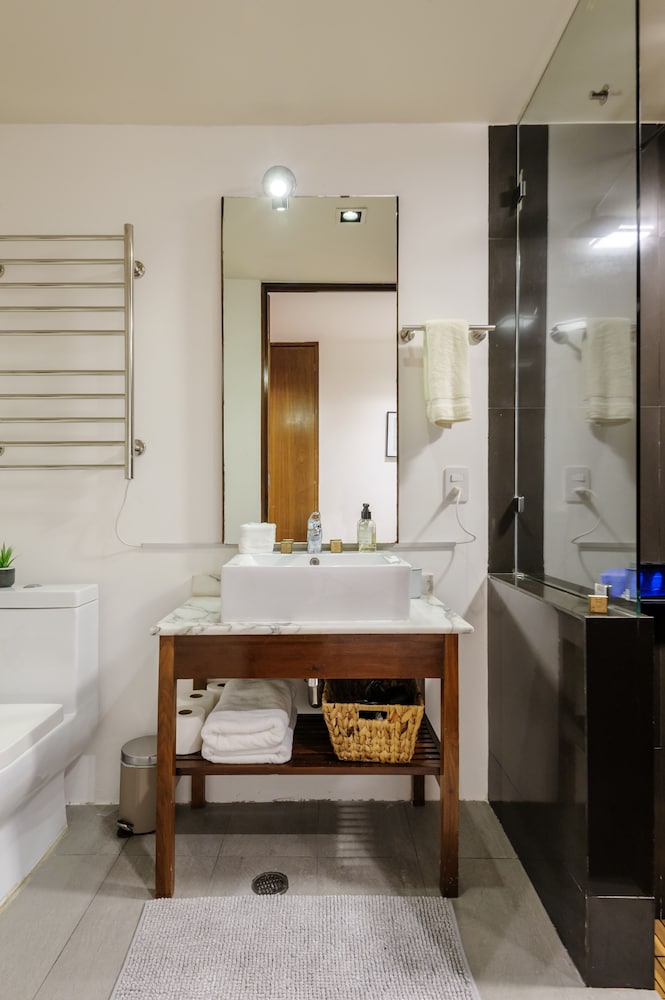 Upscale 4BR House in Condesa photo 5