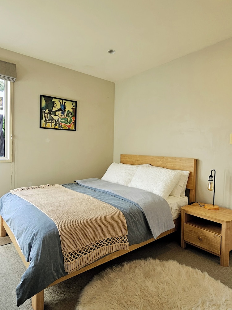 LILYPAD 4-bedroom Urban Retreat Auckland