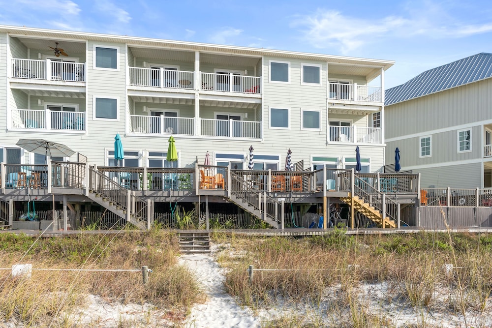 Southern Exposure Townhome by Panhandle Getaways