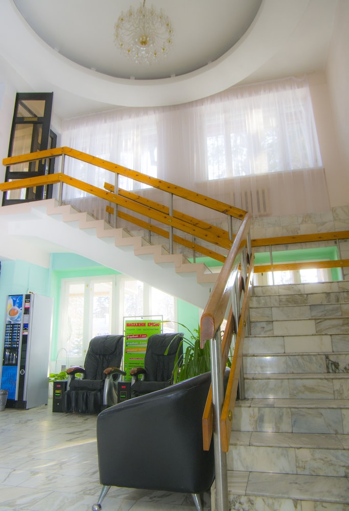 Lobby & Reception
