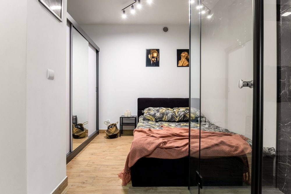 Adler Apartments
