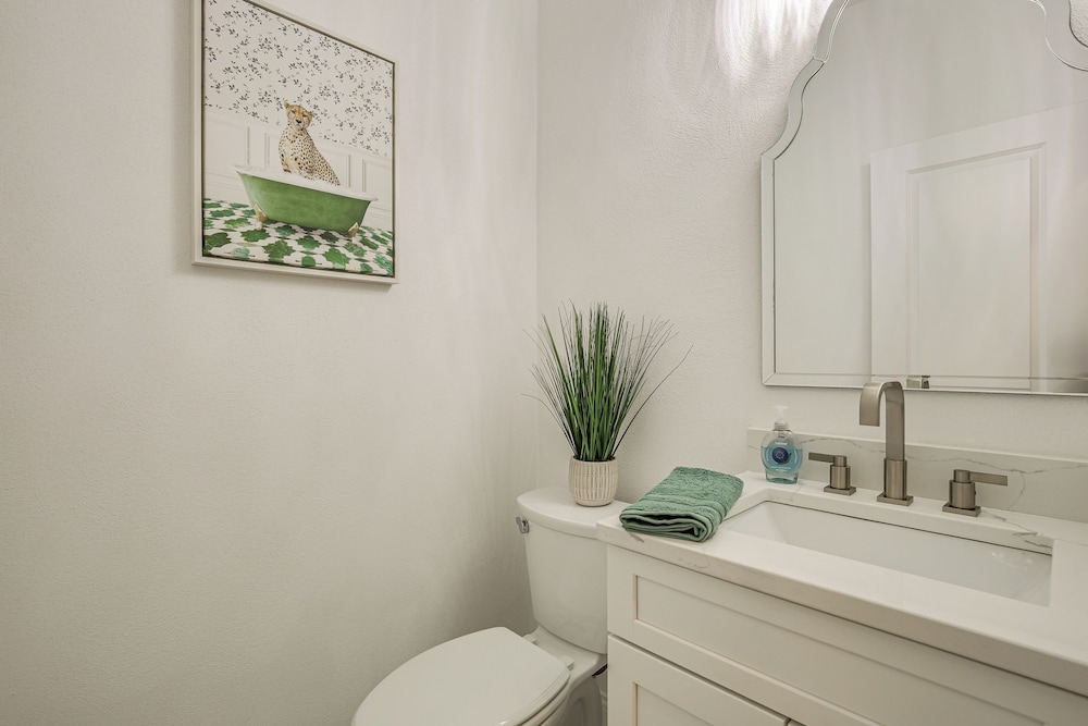 Walk to Mississippi River: Grafton Townhome!