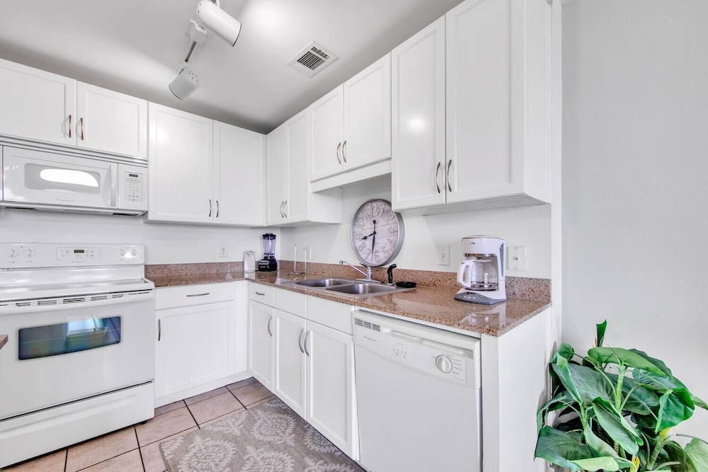 Laketown Wharf 1116