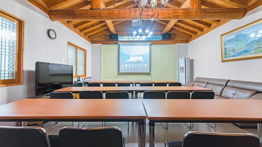 meeting & event spaces