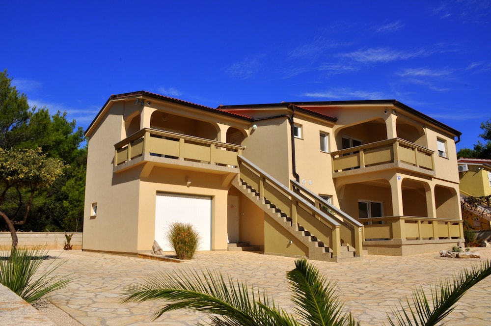 Apartments Laguna