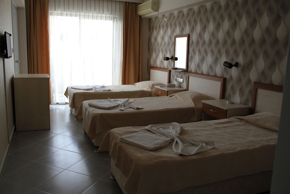 Saturn Hotel — 9