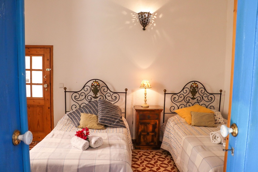 Idyllic Farm House With Huge Garden for 14pax