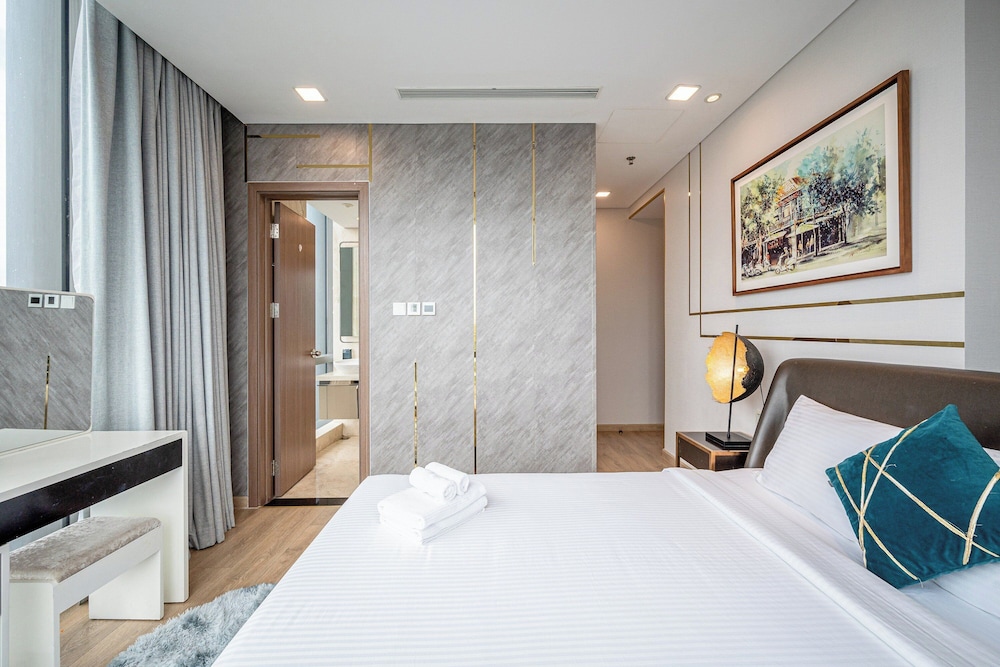 Somi Luxstay Landmark 81