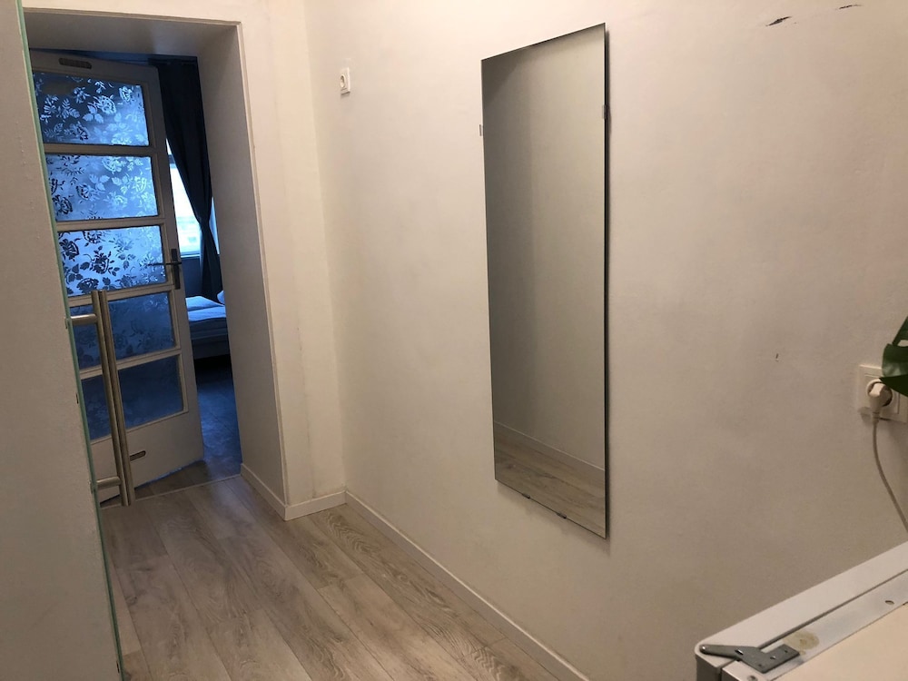 Stylish Apt Near Wiener Stadthalle