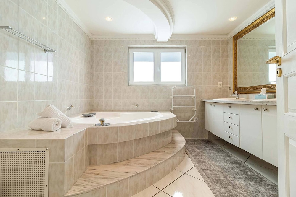 Beachfront Villa, Beach Club, Houtbay