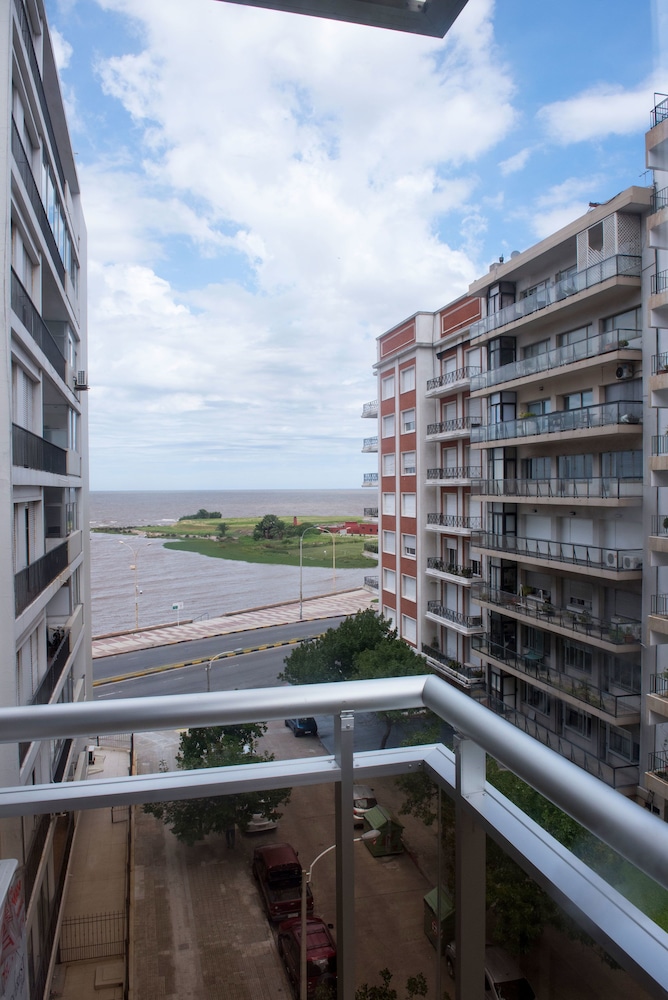 27 Suites Apart Hotel