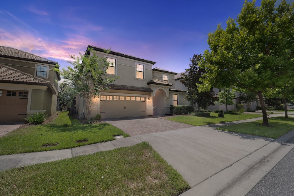 9 Bedroom Harry Potter and Star Wars Villa 9 Home by RedAwning view 5