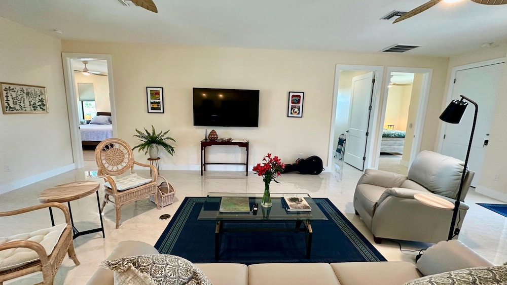 Beachcomber Lodge in Fort Myers Beach