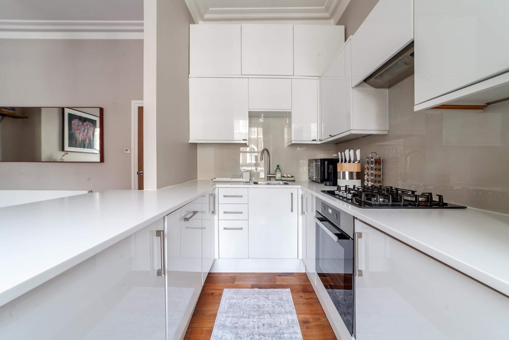 Elegant Chelsea Hideaway