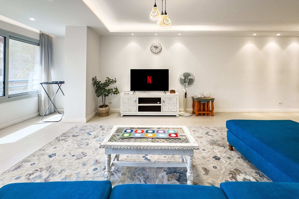 The Classic Contemporary Apartment, 2bdr