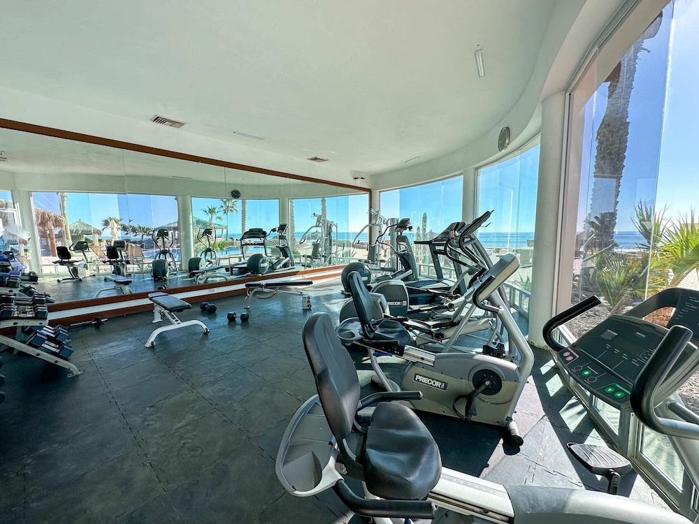 Stylish Condo With Serene Beach Infinity Pool