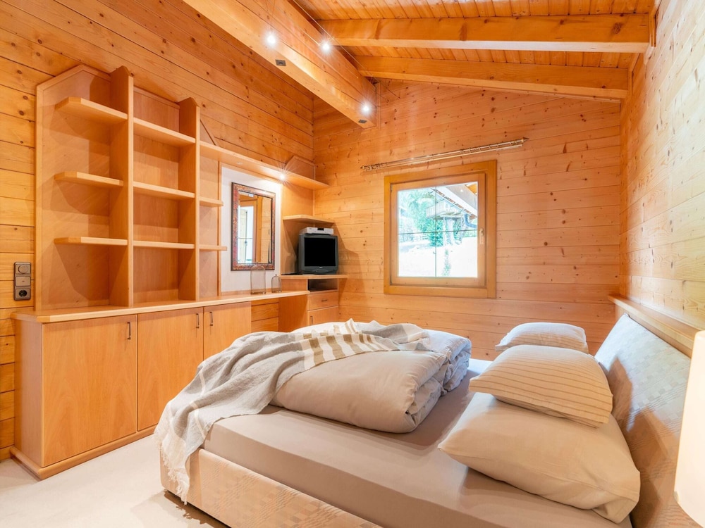 Charming Holiday Home in Maurach am Achensee