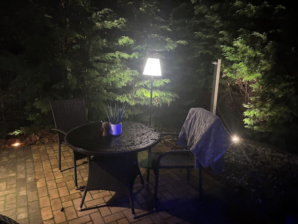 Sheffield-apartment-sleeps4-parking-hottub