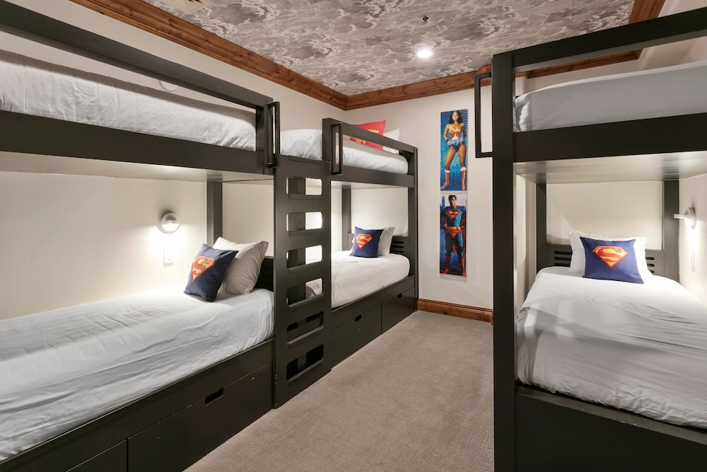 Grand Lodge - Four Bedroom #302 - Ski-in/ski-out 4 Condo