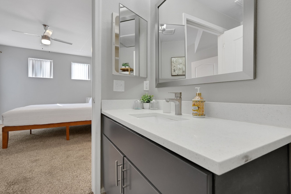 Central Relaxing 1br Phoenix Retreat Near Airport 1 Bedroom Apts