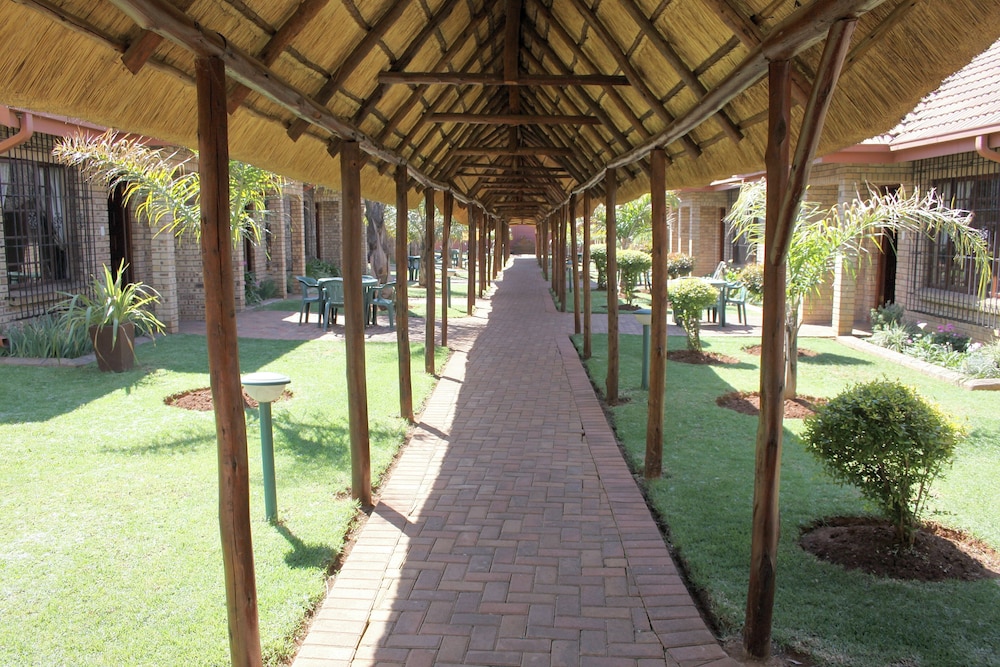 Mannah Guest Lodge