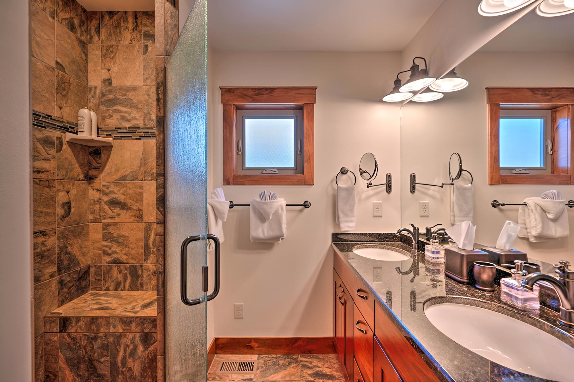 Estes Park Home w/ Hot Tub ~ 5 Mi to Rmnp! view 4