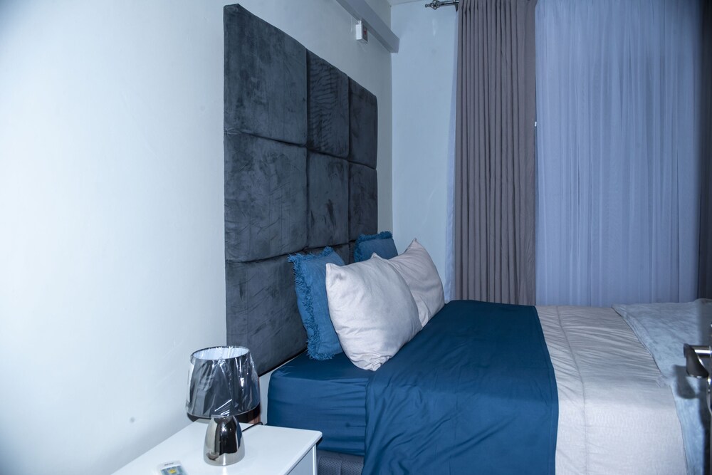 Lusaka Luxe - Your Private Oasis Awaits in the Heart of Zambia view 5