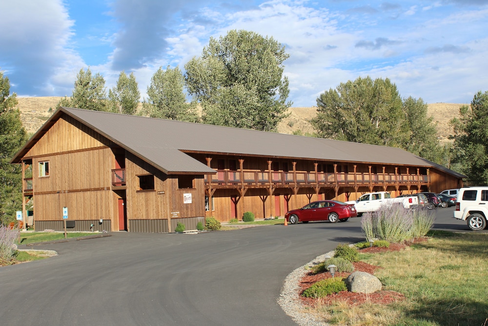 Methow River Lodge & Cabins