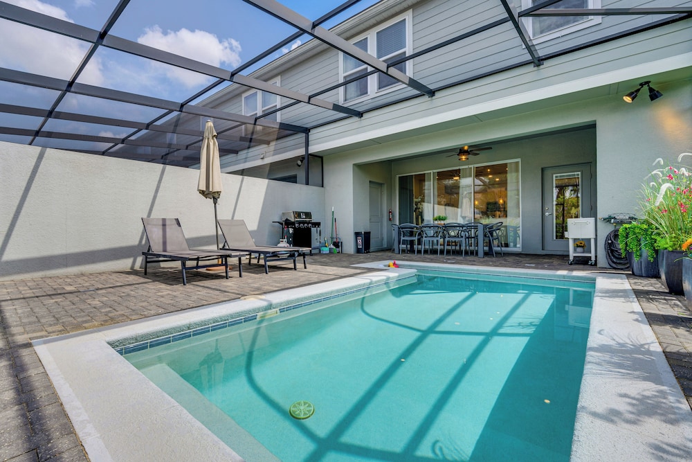 Private Backyard Oasis: Solterra Resort Condo