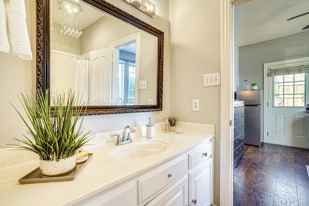 Explore & Unwind: Charming Bedford Apartment