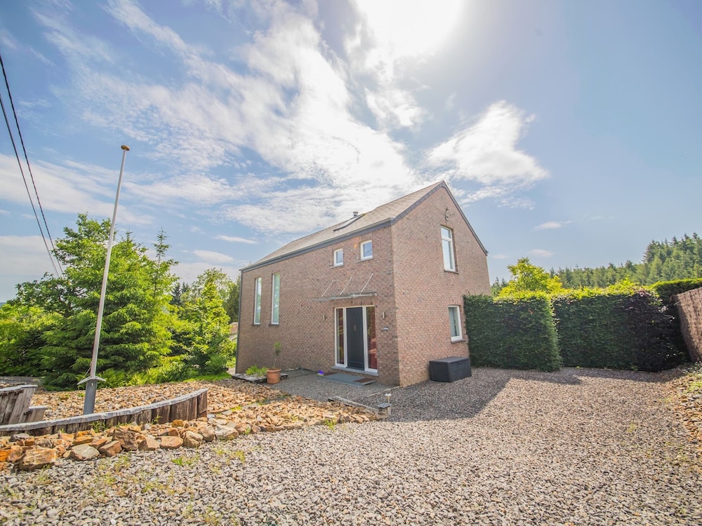 Holiday Home With a Terrace in Warisy