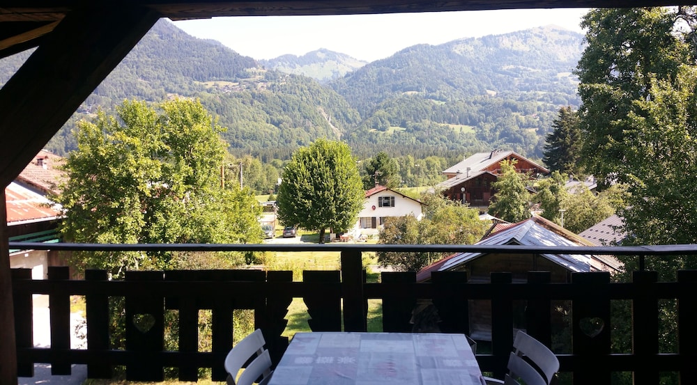 Chambres d'Hôtes Chalet De La Source