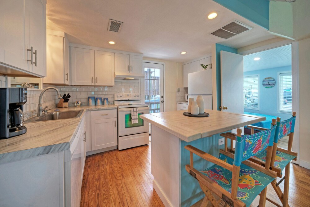 Port A Cottage by Avantstay Private Patio Deck Designed for Groups