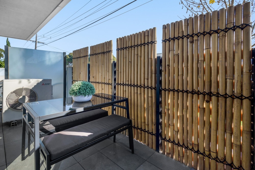 Cosy 1-bed With Private Balcony By Showgrounds