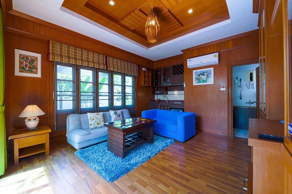 Fantastic Resort Near Town Location BS88