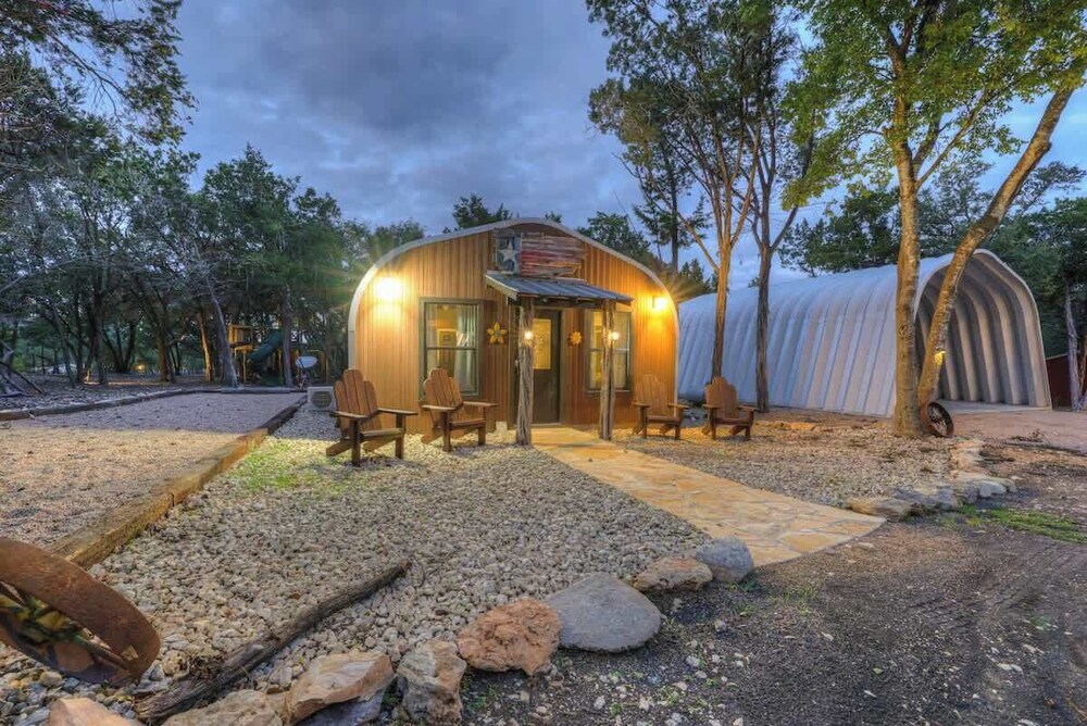 Terracotta Retreat/ Sleeps 30!